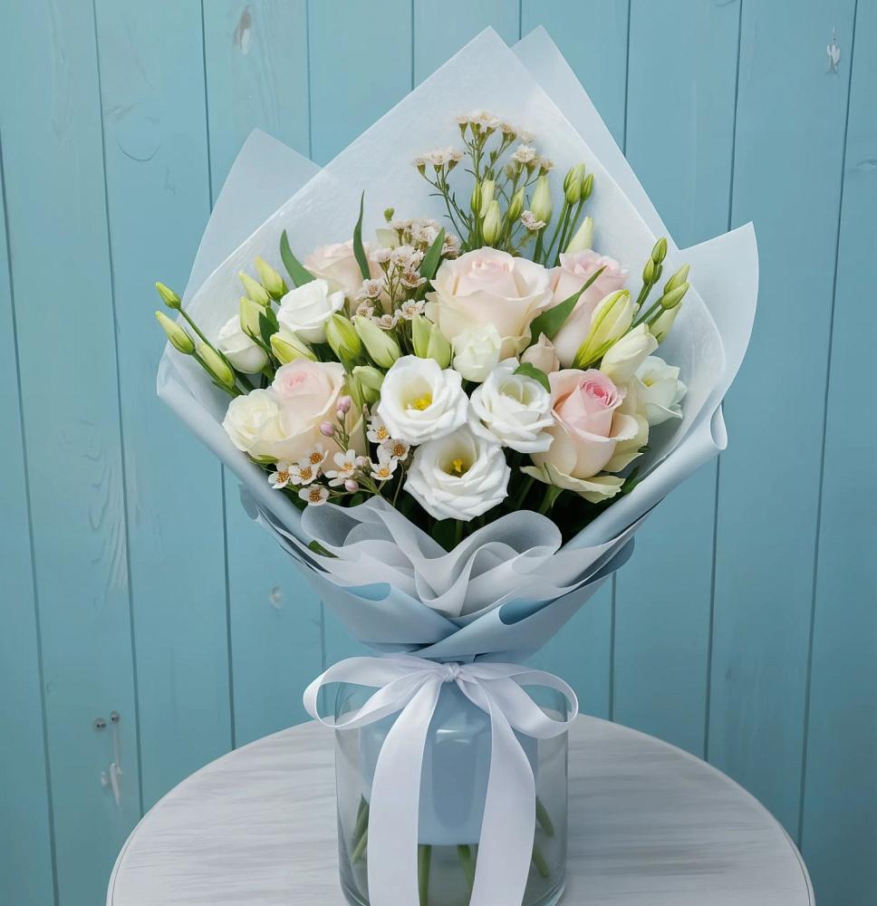 Букет цветов из: Розы и Лизиантусы в Верхнем Ландехе