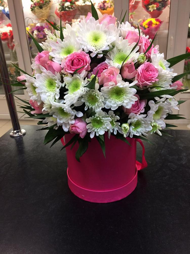 Цветочная композиция из Розы и Хризантемы в шляпной коробке в Верхнем Ландехе